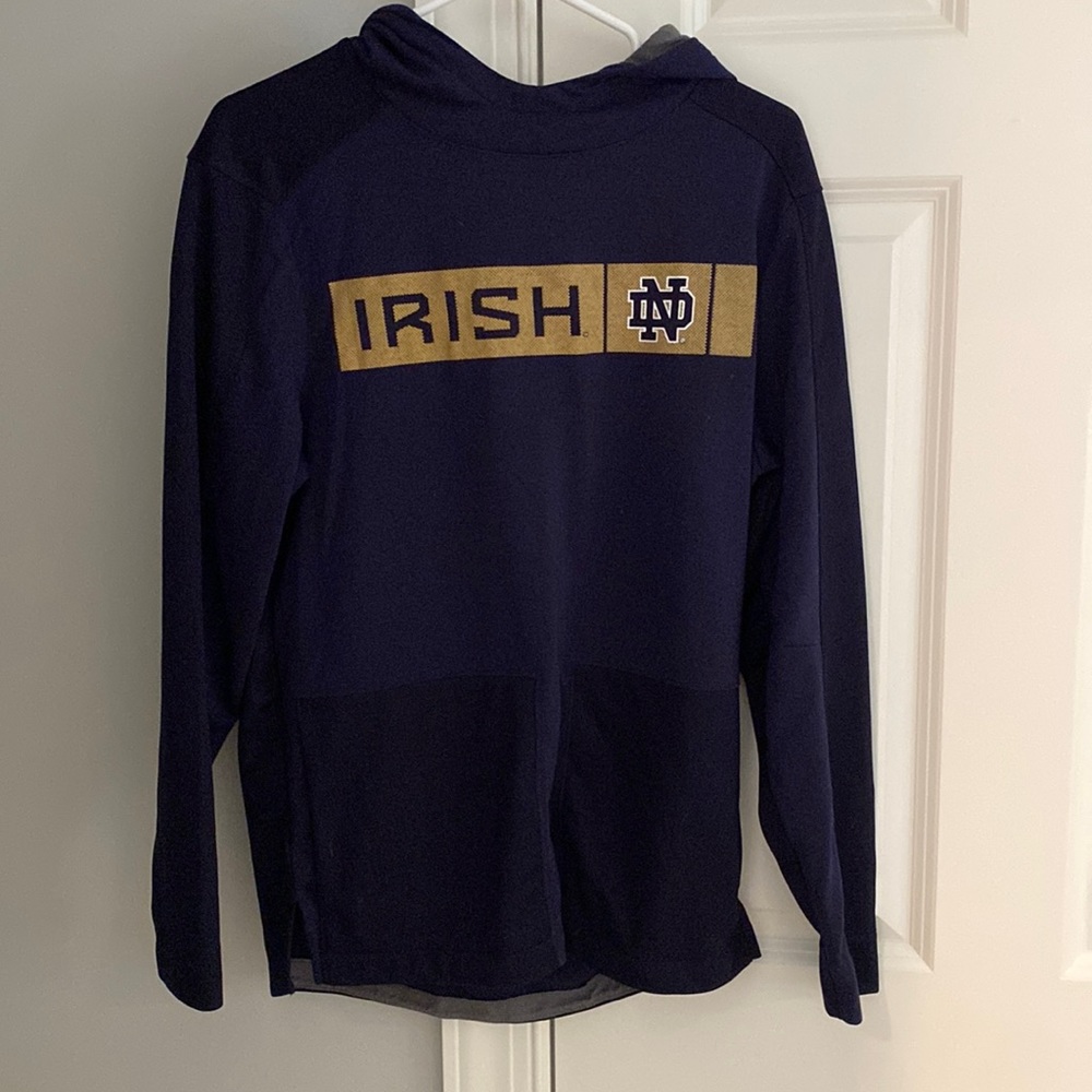 Notre Dame sweatshirt with hoodie.